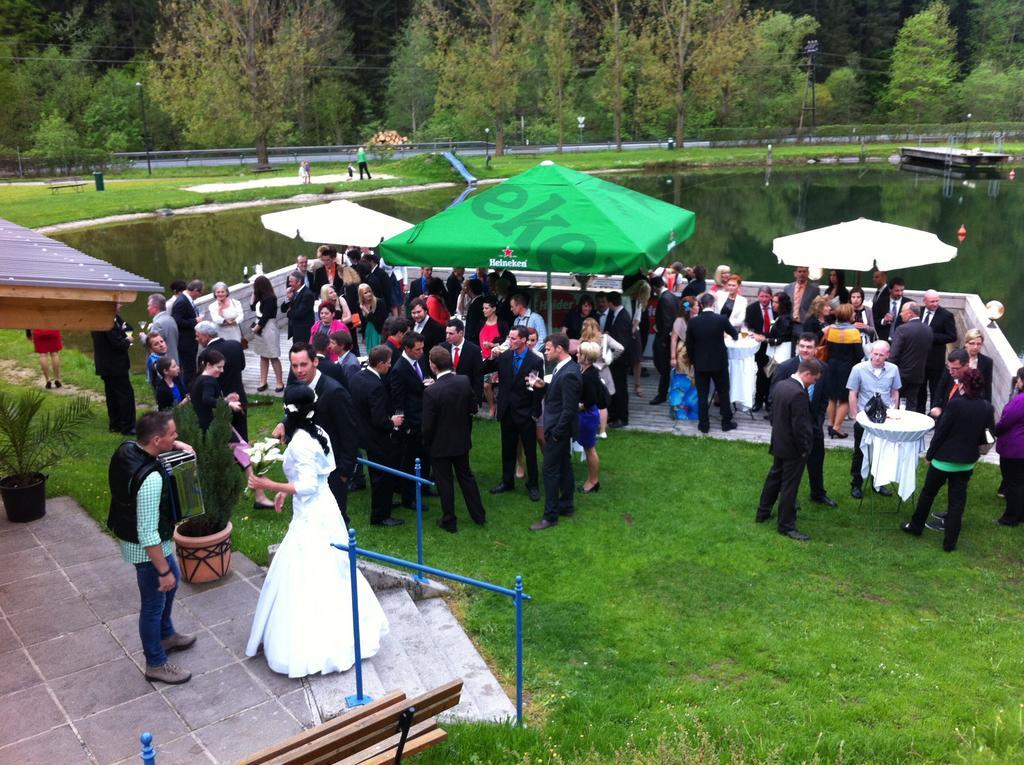 Seegasthof Breineder - Familien & Seminarhotel Monichwald Exterior foto